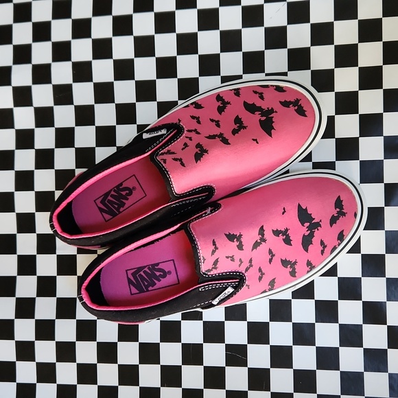 Warped Tour RARE bats Slip on Vans Size 7.5 Women's Men's 6 - Picture 2 of 16